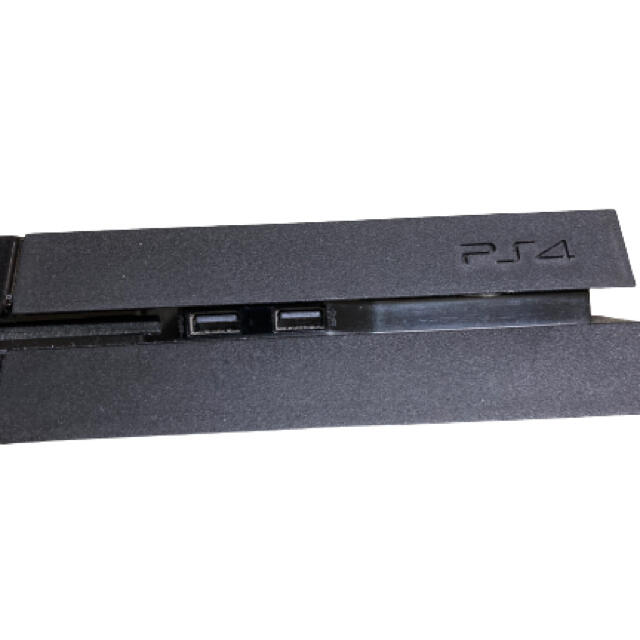 PlayStation4(プレイステーション4)のPS4 本体　ジェットブラック CUH-1100A エンタメ/ホビーのゲームソフト/ゲーム機本体(家庭用ゲーム機本体)の商品写真