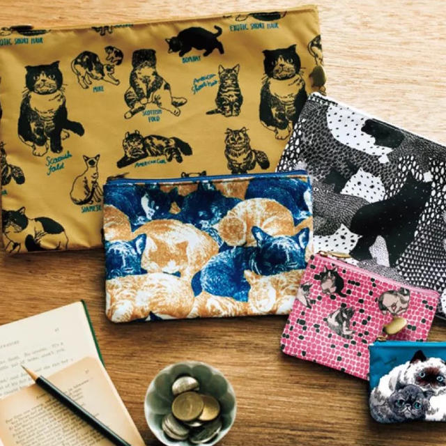 mina perhonen(ミナペルホネン)のリンネル付録 マーブルシュッド 猫のポーチ5個セット レディースのファッション小物(ポーチ)の商品写真