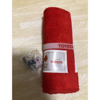 トヨタ(トヨタ)のTOYOTA オリンピック　タオル　バッチ　セット(ノベルティグッズ)