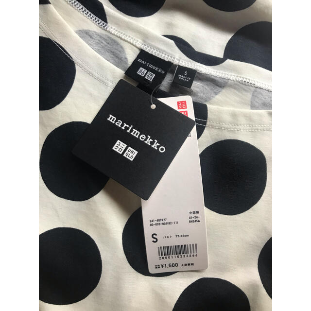 marimekko(マリメッコ)の新品マリメッコ×ユニクロ　グラフィックＴ　ドット　marimekko ブラック レディースのトップス(Tシャツ(半袖/袖なし))の商品写真