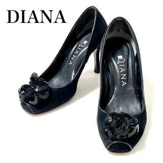 ダイアナ(DIANA)の【美品❗️】DIANA スエード　ヒールパンプス　コサージュ　ブラック　21.5(ハイヒール/パンプス)