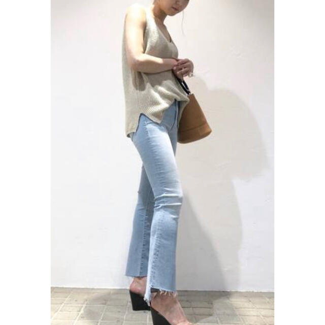 L'Appartement DEUXIEME CLASSE(アパルトモンドゥーズィエムクラス)のMOTHER INSIDER CROP L.BLUE DENIM 25 レディースのパンツ(デニム/ジーンズ)の商品写真