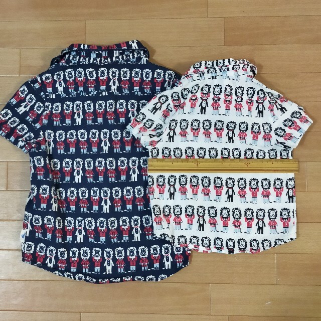 専用です。ライオン柄　シャツ　2枚セット キッズ/ベビー/マタニティのキッズ服男の子用(90cm~)(Tシャツ/カットソー)の商品写真