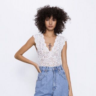 ザラ(ZARA)の新品！タグ付ザラZARAレースブラウス(シャツ/ブラウス(半袖/袖なし))