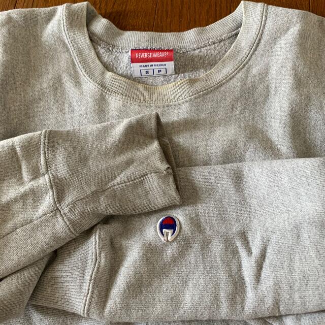 Champion(チャンピオン)のChampion グレー スウェット Sサイズ 裏起毛中古品難ありです  メンズのトップス(スウェット)の商品写真