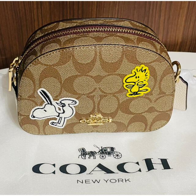 COACH(コーチ)の【新品未使用】2021 新作 COACH × スヌーピー ショルダーバッグ レディースのバッグ(ショルダーバッグ)の商品写真