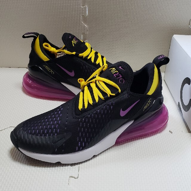 NIKE AIR MAX 270 新品タグ付き