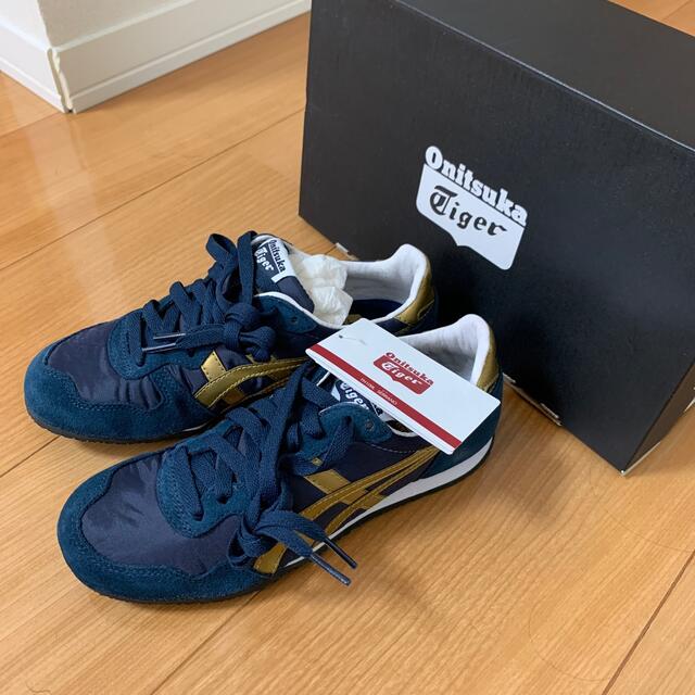 Onitsuka Tiger(オニツカタイガー)のOnitsuka Tiger SERRANO オニツカタイガー　22.5cm レディースの靴/シューズ(スニーカー)の商品写真