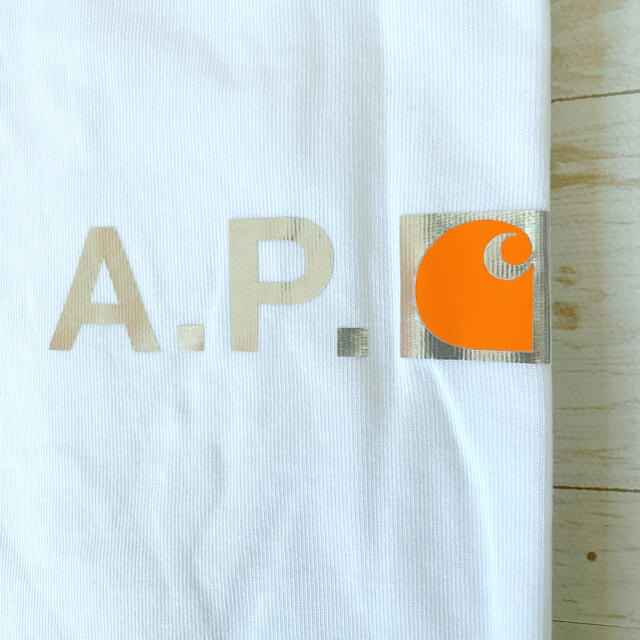 A.P.C(アーペーセー)のA.P.C × CARHARTT WIPコラボ Tシャツ　☆即日発送☆ メンズのトップス(Tシャツ/カットソー(半袖/袖なし))の商品写真