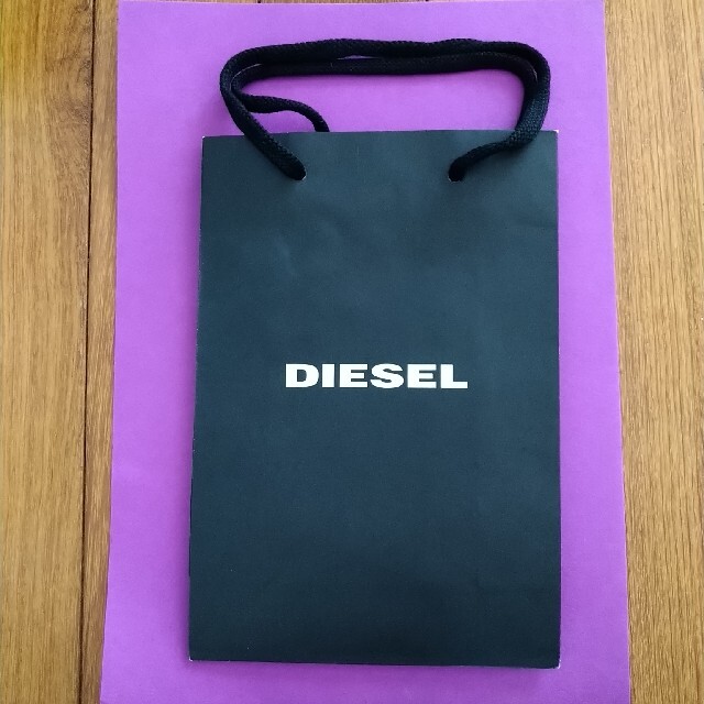 DIESEL(ディーゼル)のDIESEL ショッパー 紙袋 レディースのバッグ(ショップ袋)の商品写真
