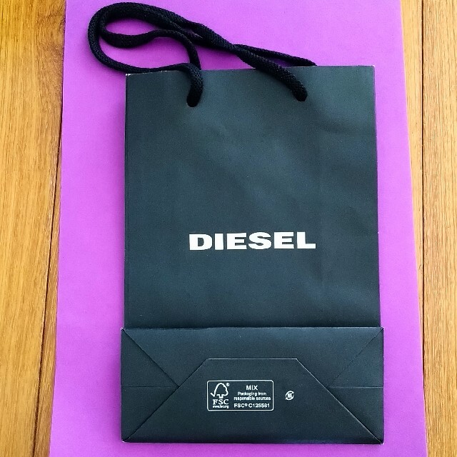 DIESEL(ディーゼル)のDIESEL ショッパー 紙袋 レディースのバッグ(ショップ袋)の商品写真