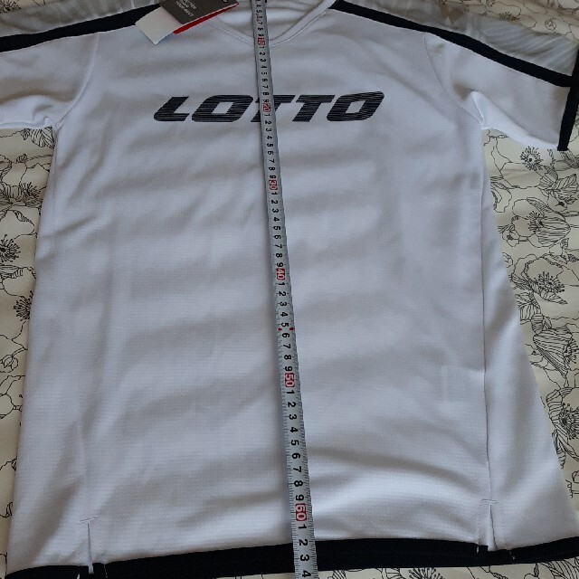 lotto(ロット)のLOTTO上 160サイズ　白 スポーツ/アウトドアのサッカー/フットサル(ウェア)の商品写真