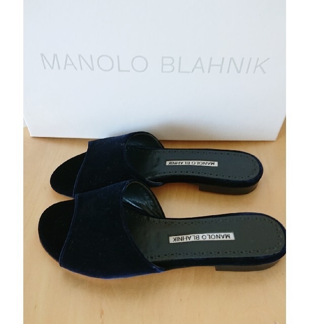 MANOLO BLAHNIK マノロブラニク ベロア サンダル