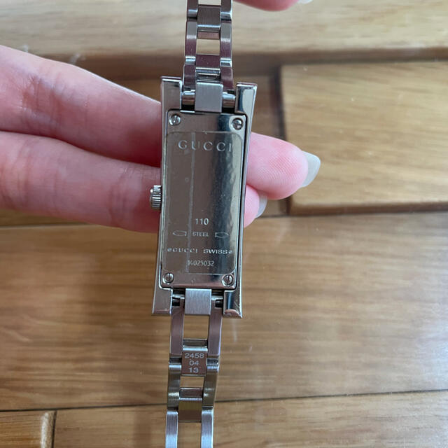 Gucci(グッチ)のGUCCI 腕時計　文字盤ピンク　箱付き レディースのファッション小物(腕時計)の商品写真