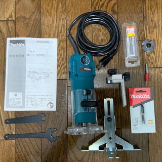 マキタ(Makita)のマキタ製　トリマー　3707FC(その他)