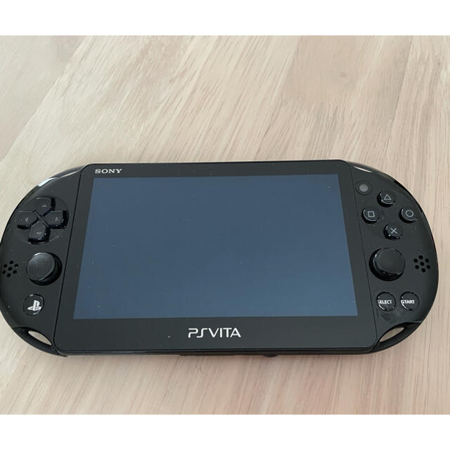 PlayStation Vita(プレイステーションヴィータ)のSONY PlayStationVITA 本体  PCH-2000 ZA11 エンタメ/ホビーのゲームソフト/ゲーム機本体(携帯用ゲーム機本体)の商品写真