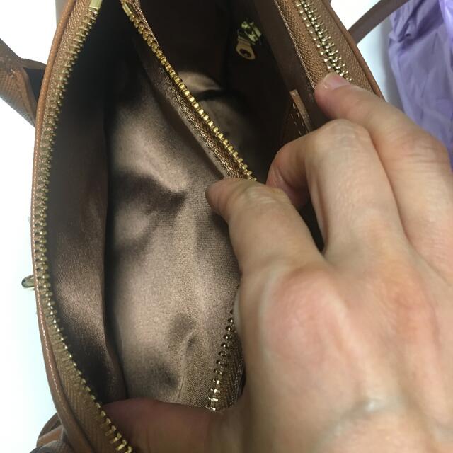 Samantha Thavasa(サマンサタバサ)のサマンサタバサ　バッグ　アゼル  キャメル　小サイズ レディースのバッグ(ハンドバッグ)の商品写真