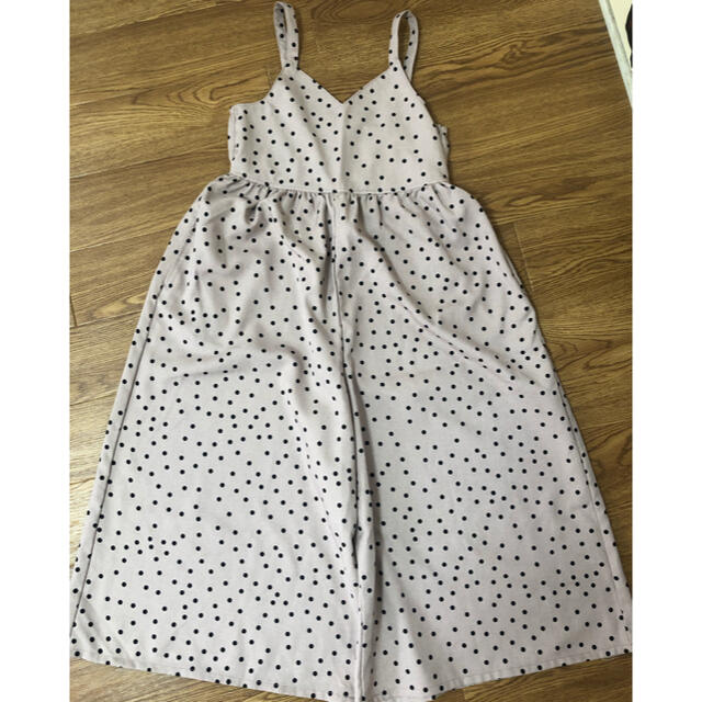 GU(ジーユー)のGU♡サロペット130cm ピンクベージュ キッズ/ベビー/マタニティのキッズ服女の子用(90cm~)(その他)の商品写真