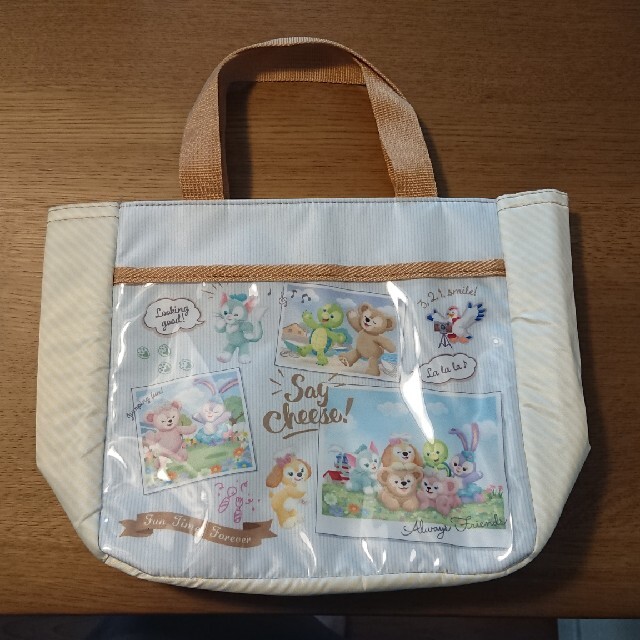 Disney(ディズニー)の【美品・中古】ダッフィー アンド ブレンズ  ランチバッグ エンタメ/ホビーのおもちゃ/ぬいぐるみ(キャラクターグッズ)の商品写真