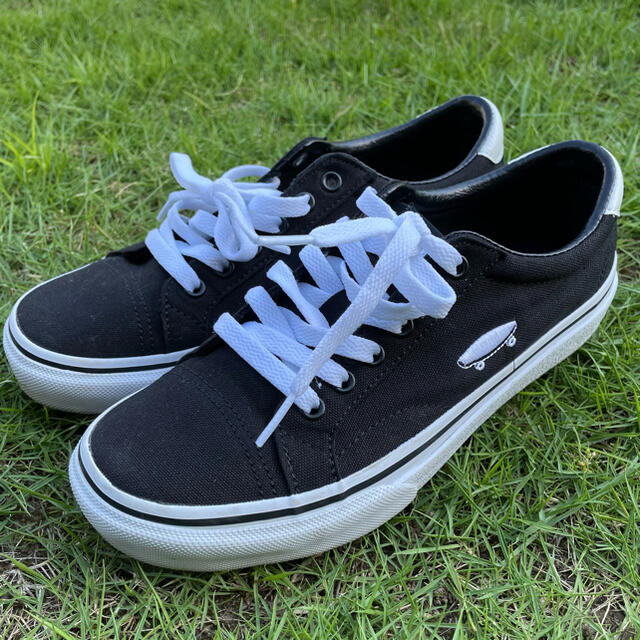 VANS(ヴァンズ)のVANS スニーカー　23.0cm レディースの靴/シューズ(スニーカー)の商品写真