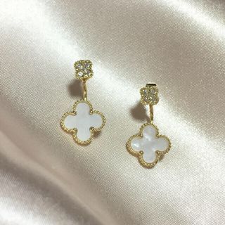 チェスティ(Chesty)のクローバーモチーフビジューピアス(ピアス)