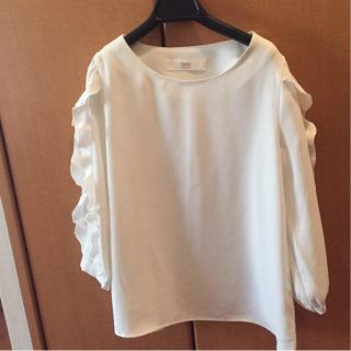 トッコ(tocco)のtocco closet フリルトップス(シャツ/ブラウス(長袖/七分))