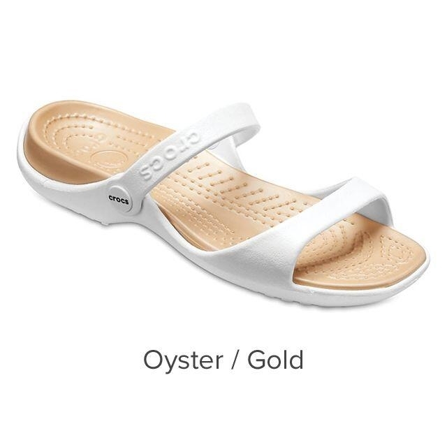 crocs(クロックス)の21cm crocs クロックス クレオ Cleo Oyster Gold レディースの靴/シューズ(サンダル)の商品写真