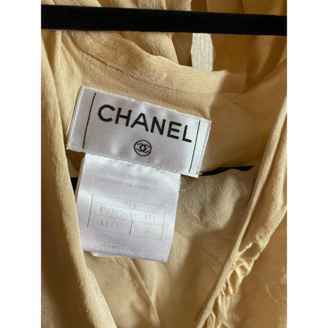 CHANEL(シャネル)のシャネルベージュブラウスSサイズ レディースのトップス(シャツ/ブラウス(半袖/袖なし))の商品写真