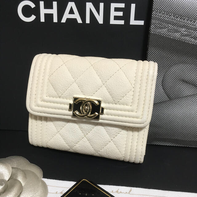 CHANEL ボーイシャネル　キャビアスキン　三つ折り財布　ミニウォレット