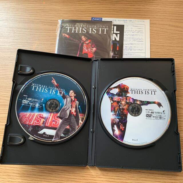 SONY(ソニー)のマイケルジャクソン　THIS　IS　IT　デラックス・コレクターズ・エディション エンタメ/ホビーのDVD/ブルーレイ(舞台/ミュージカル)の商品写真