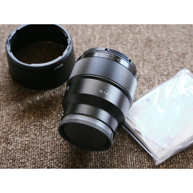 SONY(ソニー)の美品 SONY FE 85mm F1.8 SEL85F18 スマホ/家電/カメラのカメラ(レンズ(単焦点))の商品写真