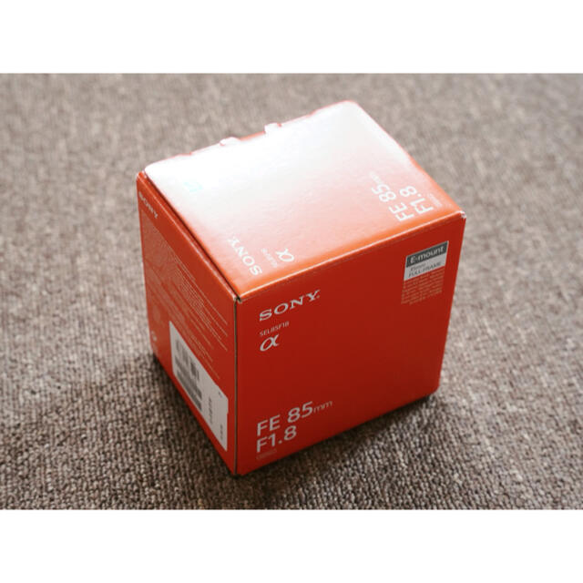 SONY(ソニー)の美品 SONY FE 85mm F1.8 SEL85F18 スマホ/家電/カメラのカメラ(レンズ(単焦点))の商品写真