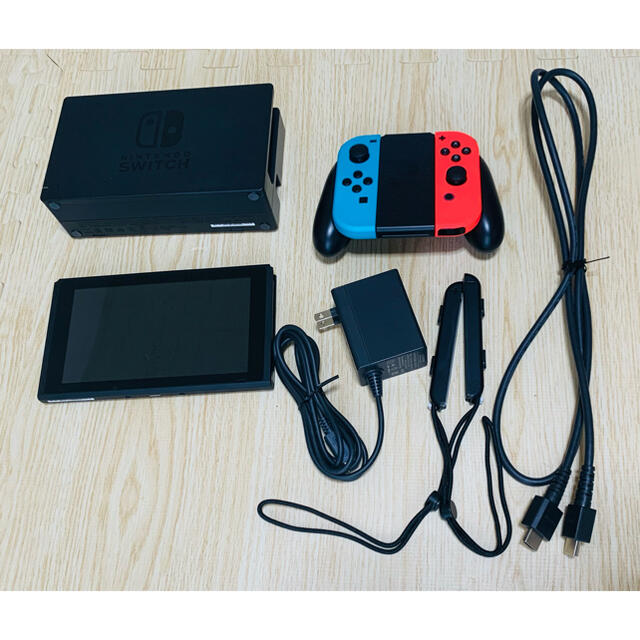 Nintendo Switch(ニンテンドースイッチ)のNintendo Switch 本体 スマブラソフトのセット！ エンタメ/ホビーのゲームソフト/ゲーム機本体(家庭用ゲーム機本体)の商品写真