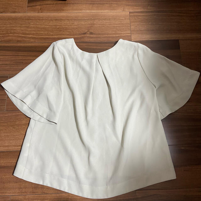 GU(ジーユー)のGU エアリーフレアスリーブブラウス 5分袖 レディースのトップス(シャツ/ブラウス(半袖/袖なし))の商品写真