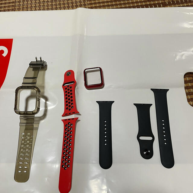Apple Watch(アップルウォッチ)のアップルウォッチ3 赤ベルト カバーのみ スマホ/家電/カメラのスマホ/家電/カメラ その他(その他)の商品写真
