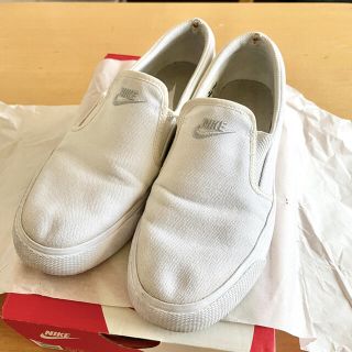 ナイキ(NIKE)のNIKE WMNS TOKI SLIP CANVAS 24cm(スリッポン/モカシン)