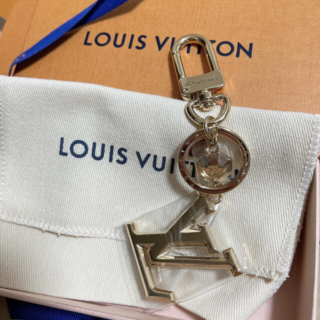 LOUIS VUITTON(ルイヴィトン)の専用　最終値下げ　新品　ルイヴィトン　ポルトクレ・LVファセット レディースのファッション小物(キーホルダー)の商品写真