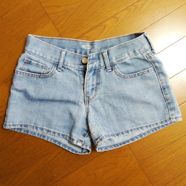 Old Navy(オールドネイビー)の【お値下】オールドネイビー デニムショートパンツ 0サイズ(140〜150cm) キッズ/ベビー/マタニティのキッズ服女の子用(90cm~)(パンツ/スパッツ)の商品写真