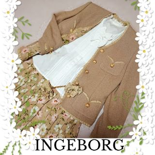 インゲボルグ(INGEBORG)のインゲボルグ★コスモス柄ジャケット★ツイード生地パールボタン(ノーカラージャケット)