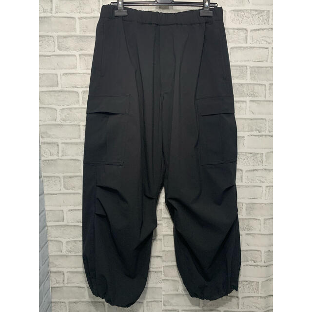 is-ness(イズネス)の美品　is-ness イズネス　NU WIDE 6PK PANTS カーゴパンツ メンズのパンツ(ワークパンツ/カーゴパンツ)の商品写真