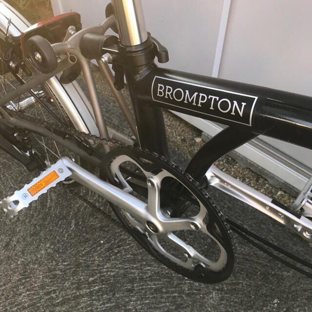 BROMPTON(ブロンプトン)の2018年式　ブロンプトン　S2L-X （3速カスタム済）マットブラック　美品 スポーツ/アウトドアの自転車(自転車本体)の商品写真