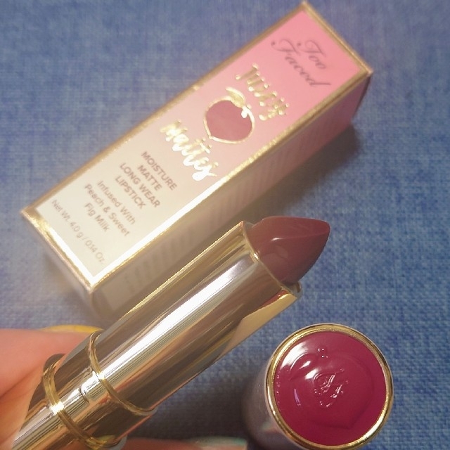 Too Faced(トゥフェイス)のtoo faced juicy matte long wear lipstick コスメ/美容のベースメイク/化粧品(口紅)の商品写真