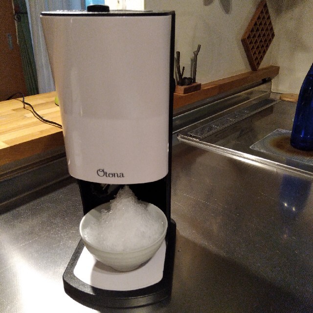 ドウシシャ(ドウシシャ)のOtona 電動氷かき器　DTY-16 インテリア/住まい/日用品のキッチン/食器(調理道具/製菓道具)の商品写真