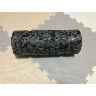 ナイキ(NIKE)のNIKE フォームローラー(トレーニング用品)