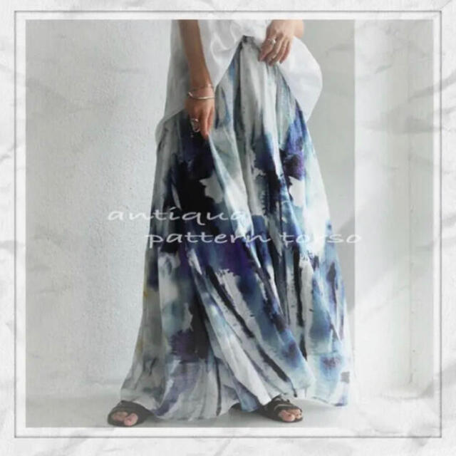 antiqua(アンティカ)のantiqua水彩柄ロングスカート レディースのスカート(ロングスカート)の商品写真