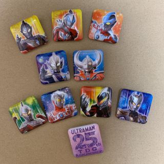 非売品　ウルトラマンショップ限定 スクエア缶バッジ 第一弾　コンプリート 10点(キャラクターグッズ)