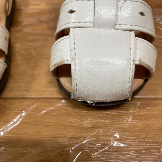 西松屋(ニシマツヤ)のベビー　サンダル　白　12センチ キッズ/ベビー/マタニティのベビー靴/シューズ(~14cm)(サンダル)の商品写真