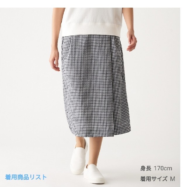 MUJI (無印良品)(ムジルシリョウヒン)の無印　ストレッチサッカーワイドパンツ 婦人Ｍ・黒チェック レディースのパンツ(キュロット)の商品写真