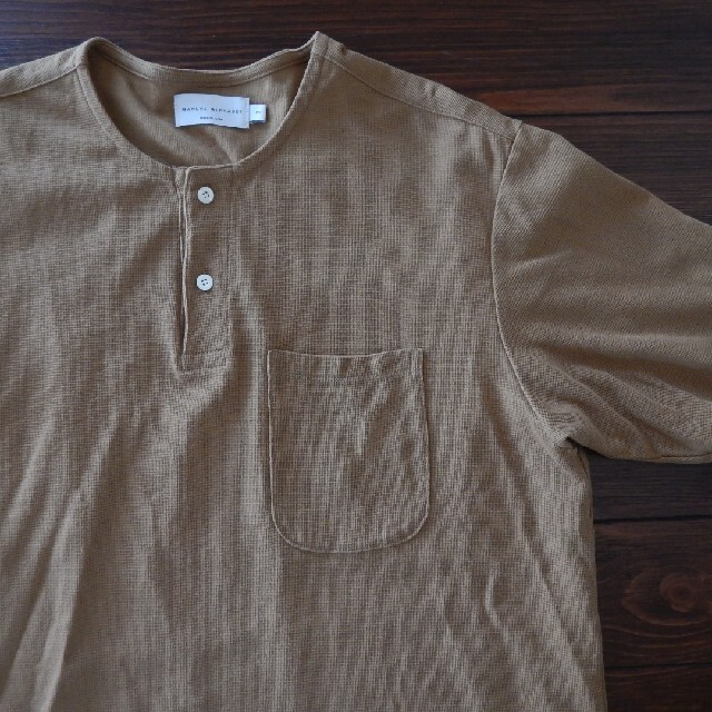 manual alphabet カノコポケットヘンリーネック半袖Tシャツ　カーキ | フリマアプリ ラクマ