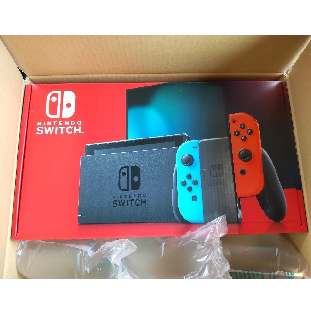 Nintendo Switch(ニンテンドースイッチ)のSwitch ネオンブルー ネオンレッド エンタメ/ホビーのゲームソフト/ゲーム機本体(家庭用ゲーム機本体)の商品写真